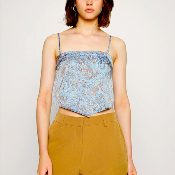 Women’s Hollister top - Picture 2 of 2